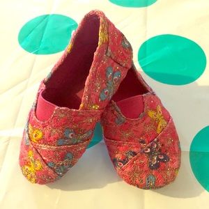 Slip On Floral Shoes!